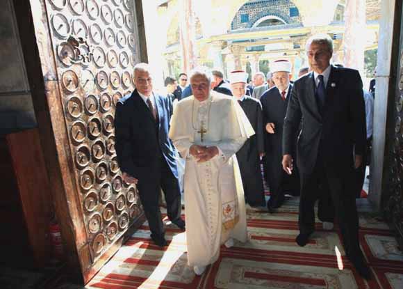 Benedict enters Dome of the Rock